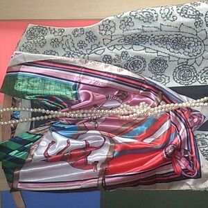 🐎 Equestrian 36" SQUARE SCARF NWOT